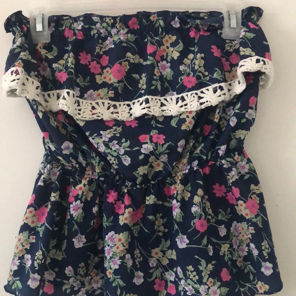 Floral top - Picture 2 of 2